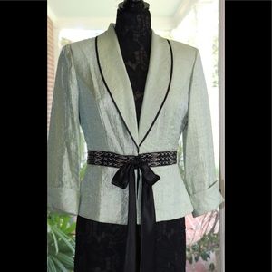 EXPO NEW YORK MINT GREEN JACKET AND SLEEVELESS TOP